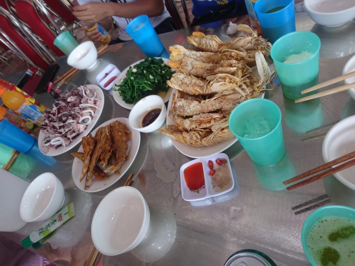 Homie Hostel & Tour Ha Giang Exteriör bild